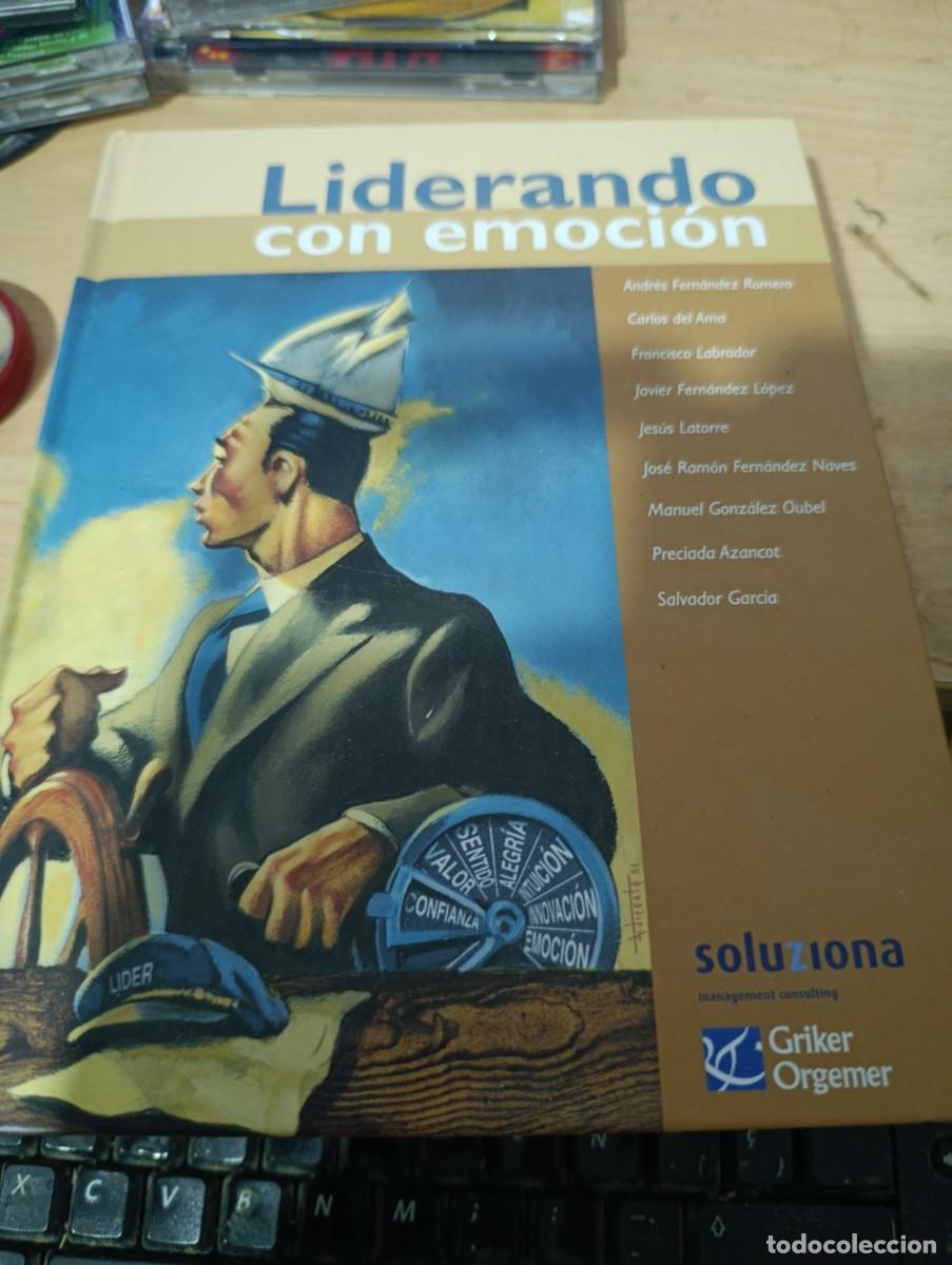 Libros de segunda mano: LIDERANDO CON EMOCION. EST33B3
