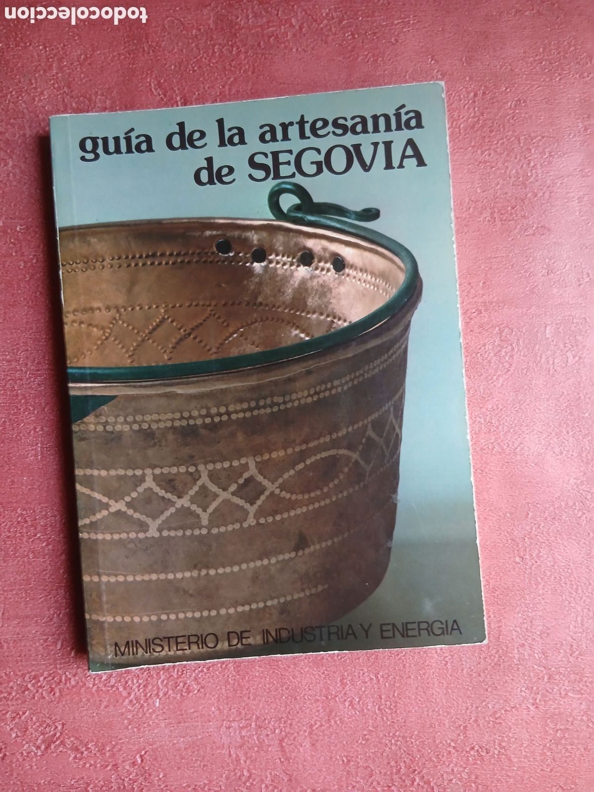 Libros de segunda mano: Gu&iacute;a de la artesan&iacute;a de Segovia. - Foto 1