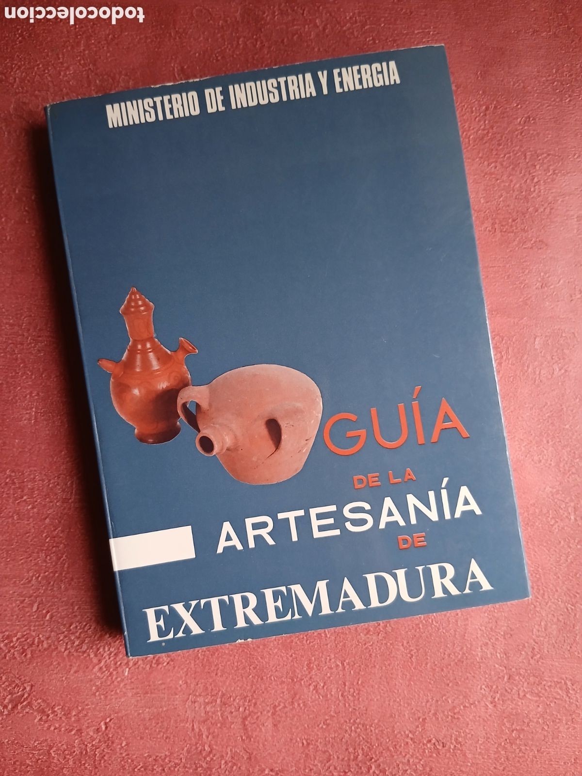 Libros de segunda mano: Gu&iacute;a de artesan&iacute;a de Extremadura.