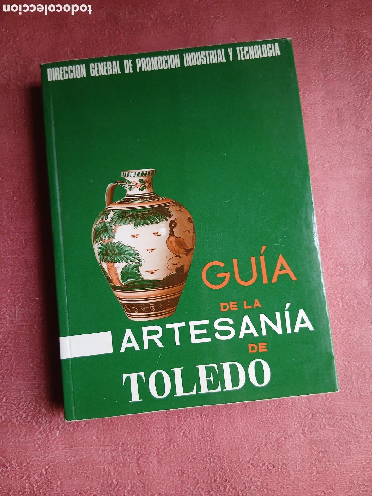 Libros de segunda mano: Gu&iacute;a de la artesan&iacute;a de Toledo.