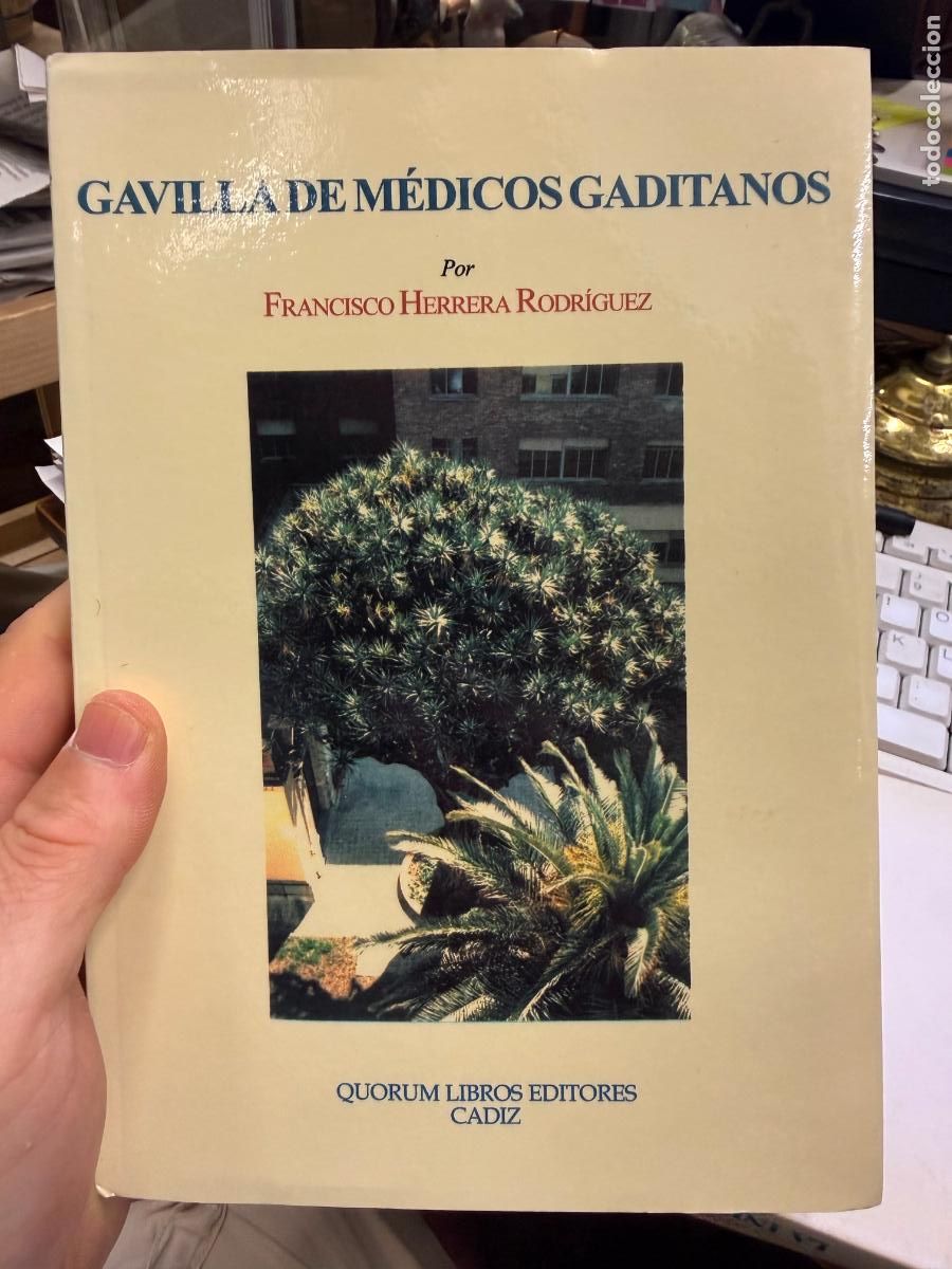 Libros de segunda mano: LIBRO GAVILLA DE MEDICOS GADITANOS - 186 PAG