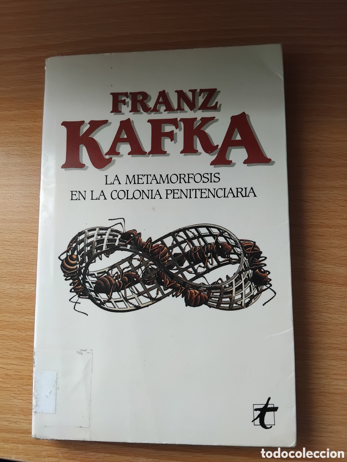 Livres d'occasion: La metamorfosis/En la colonia penitenciaria;Franz Kafka;Jos&eacute; Batll&oacute;;1985