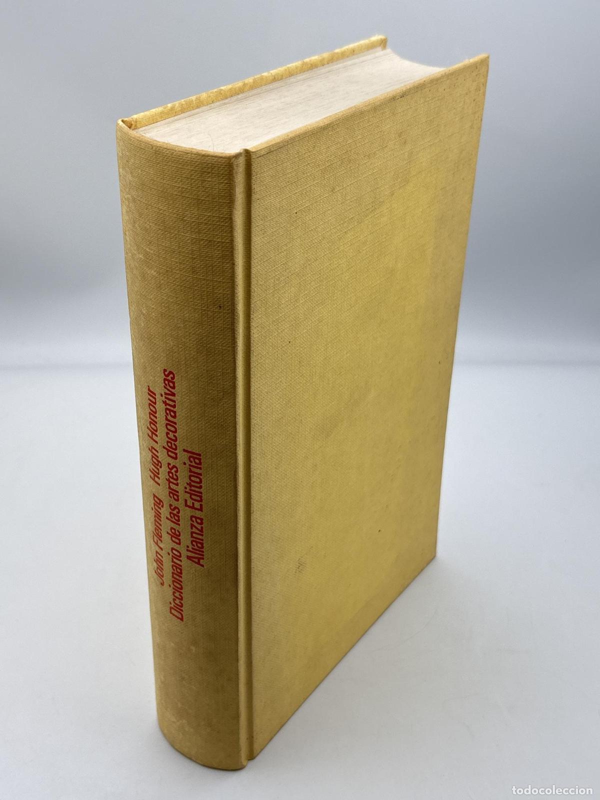 Libros de segunda mano: Diccionario de las artes decorativas - FLEMING, John; HONOUR, Hugh