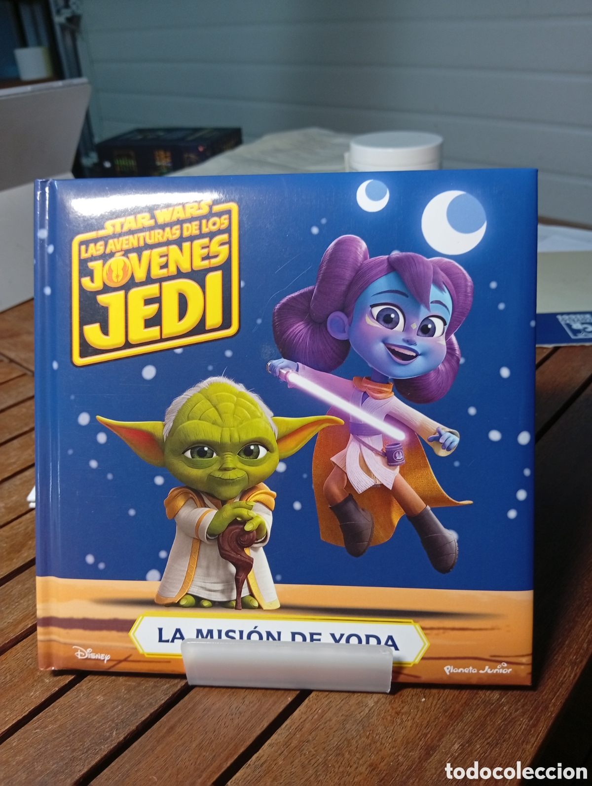 Libros de segunda mano: Stars wars las aventuras de los j&oacute;venes Jedi la misi&oacute;n de yoga Disney planeta Junior