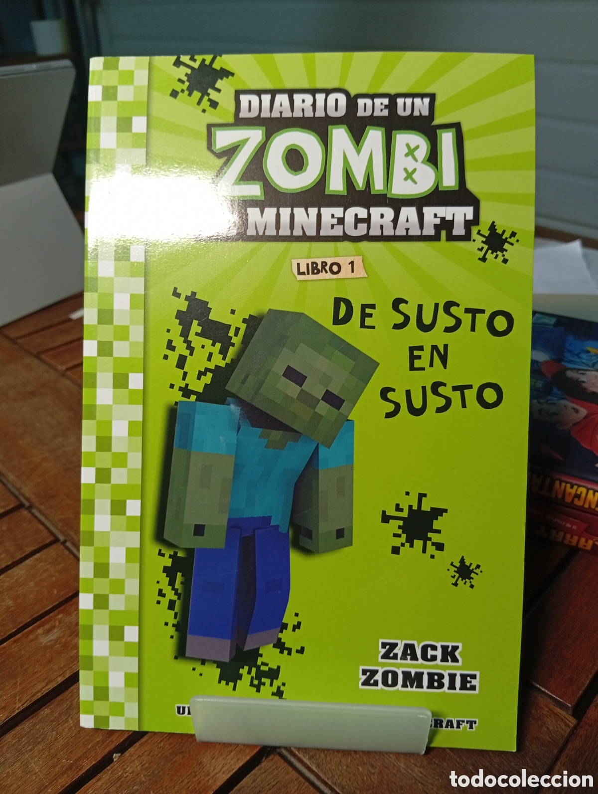 Libros de segunda mano: Diario de un zombie de Minecraft libro uno de susto en susto Zack zombie