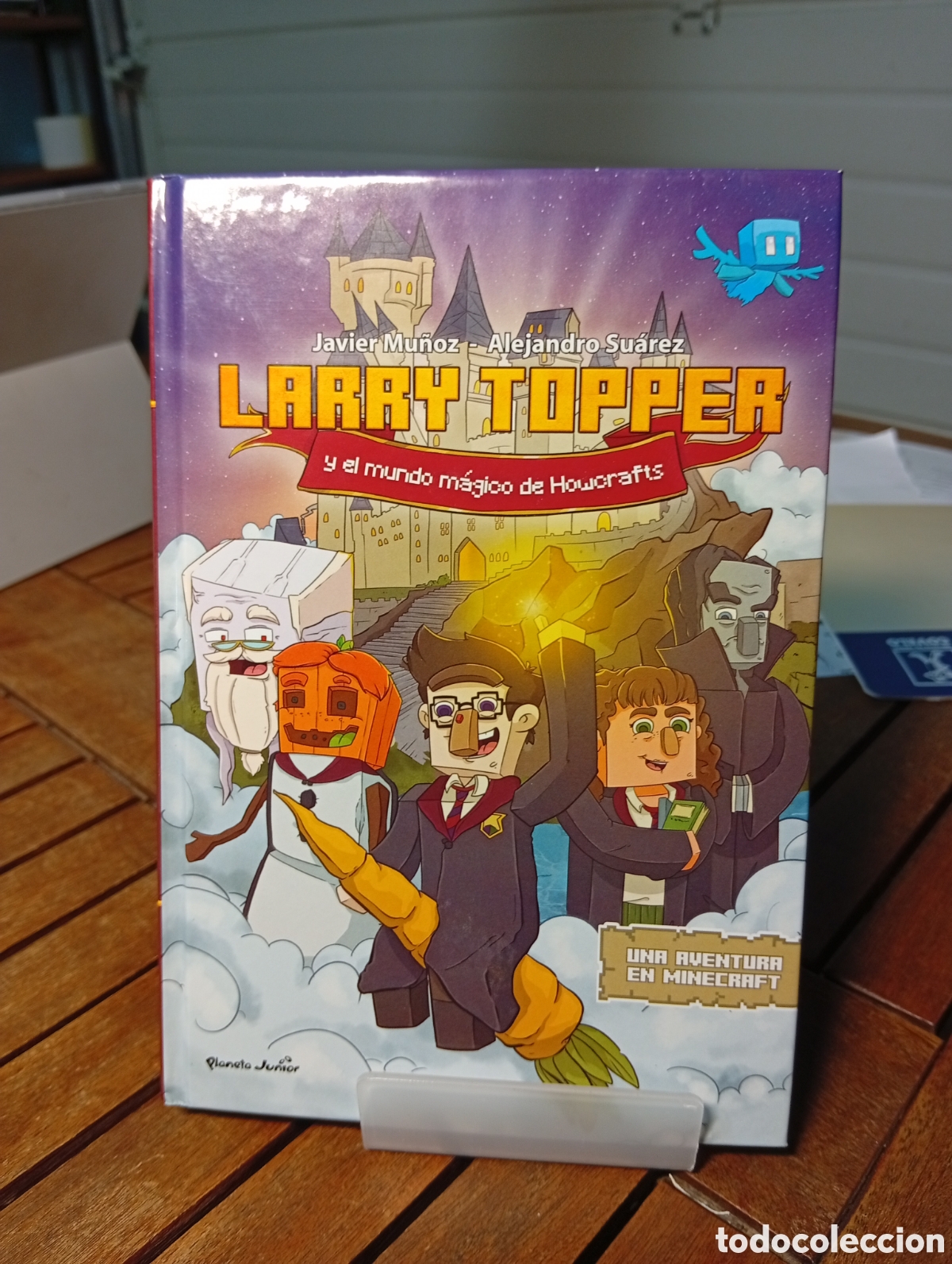 Libros de segunda mano: Larry topper y el mundo m&aacute;gico de Woworafts una aventura en minecraft planeta Junior