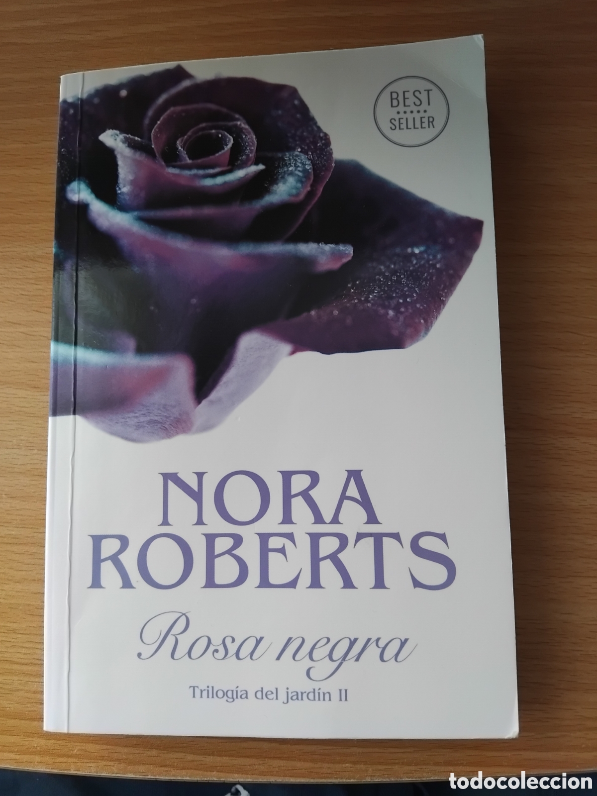 Libros de segunda mano: Rosa negra;Nora Roberts;Penguin;2023