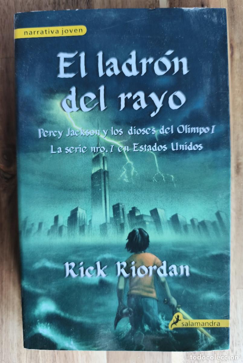 Libros de segunda mano: EL LADR&Oacute;N DEL RAYO ( Libro Primero ) - Rick Riordan - Edit. Salamandra 2009 1&ordf; Edici&oacute;n