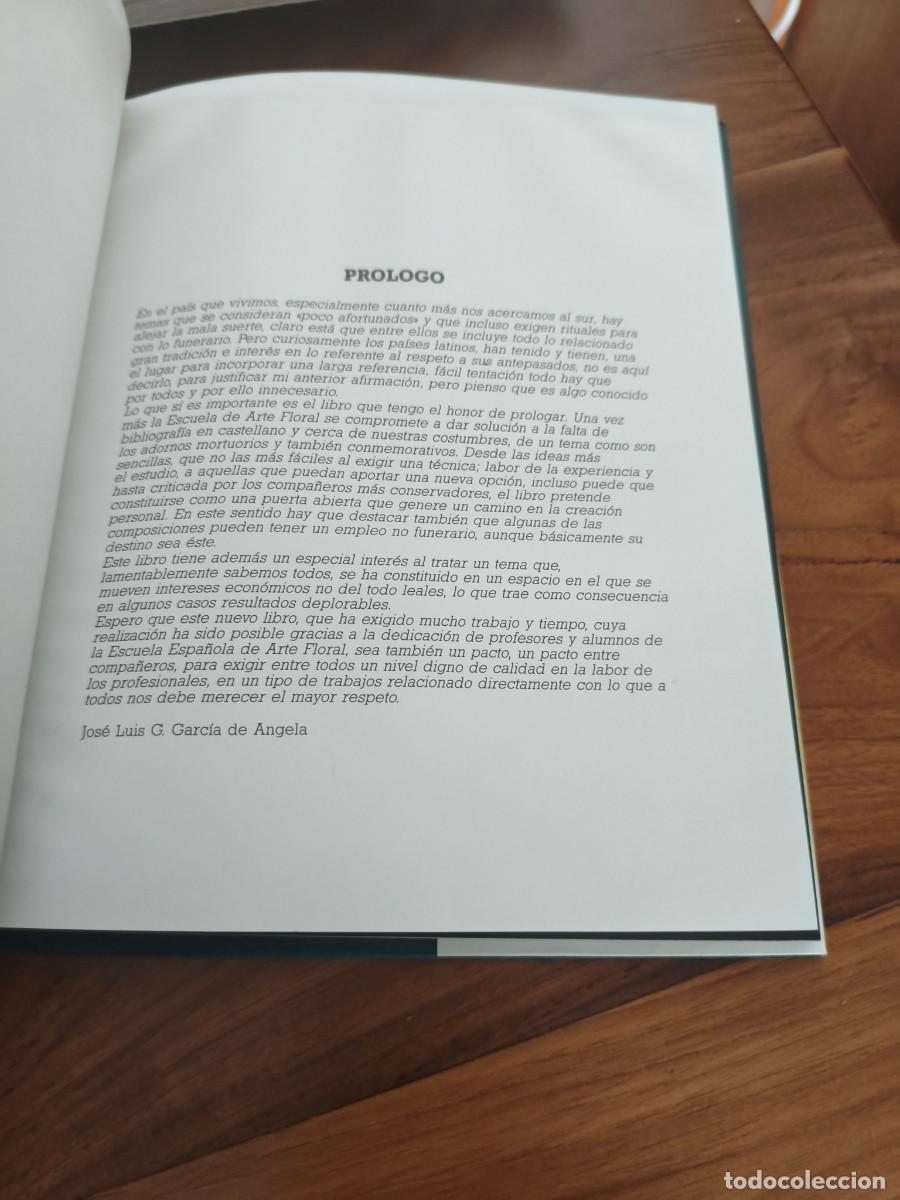 Libros de segunda mano: Composiciones Funerarias&rdquo; - Escuela Espa&ntilde;ola de Arte Floral - Foto 2