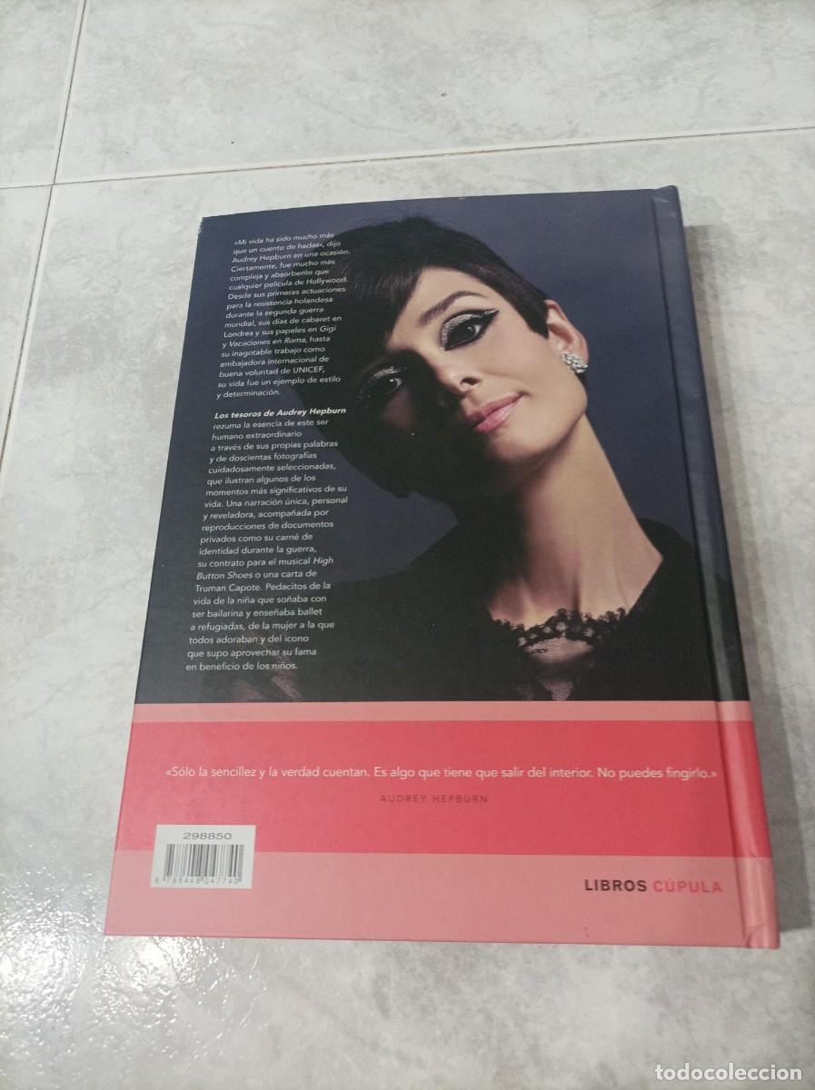 Libros de segunda mano: Libro los tesoros Audrey Hepburn - Foto 1