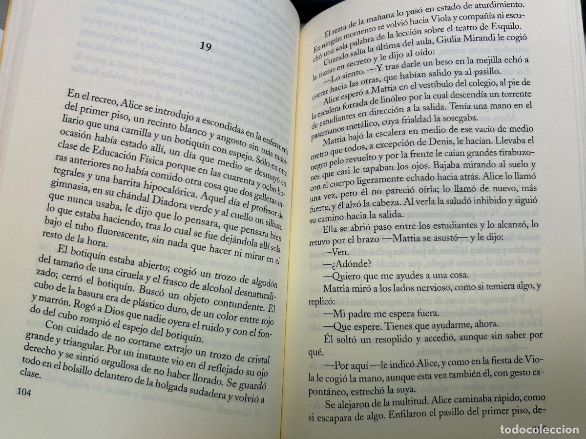 Libros de segunda mano: Libro T&iacute;tulo: La Soledad de los N&uacute;meros Primos. Paolo Giordano. Editorial Salamandra. - Foto 2