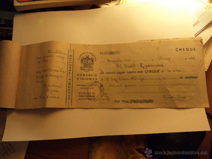 Libros de segunda mano: Antiguo seccion de practicas de escritorio CHEQUES - Foto 2