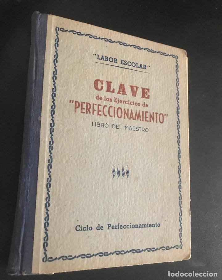 Libros de segunda mano: Clave de los Ejercicios de Perfeccionamiento. Libro del maestro - Foto 1