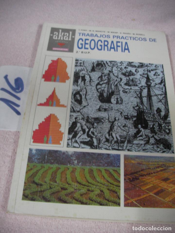 Libros de segunda mano: ANTIGUO LIBRO DE TEXTO - TRABAJOS PRACTICOS DE GEOGRAFIA 2&ordm; BUP - Foto 1