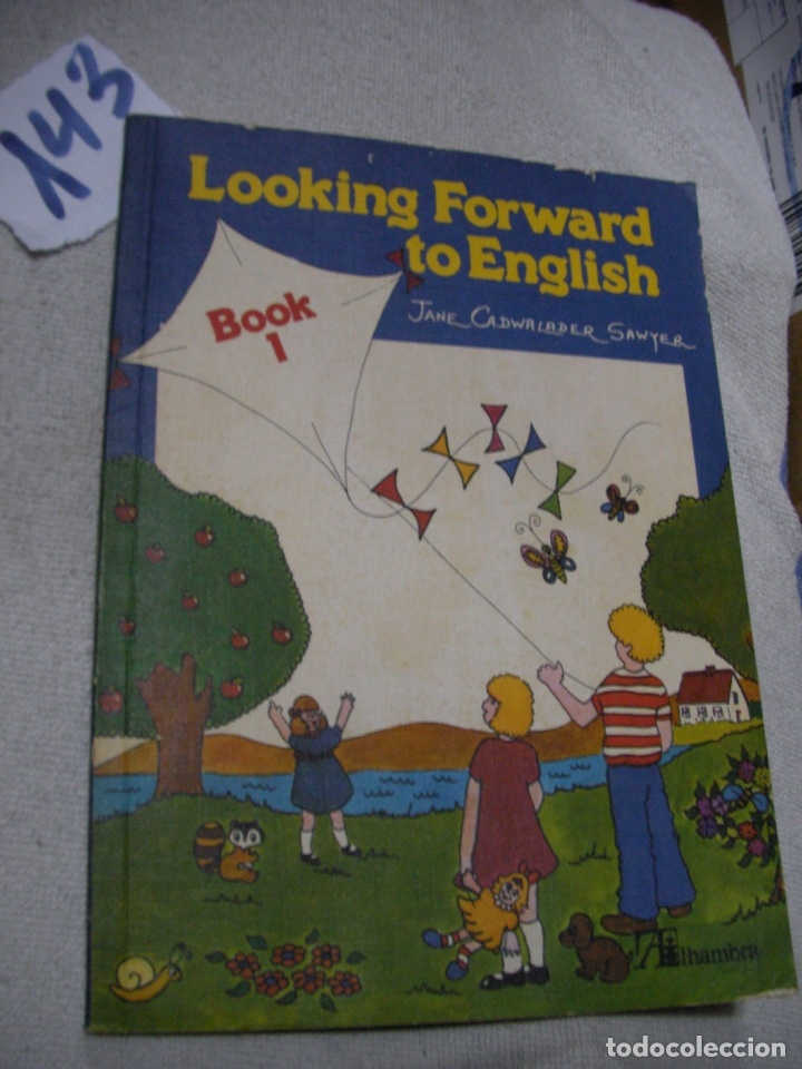 Libros de segunda mano: ANTIGUO LIBRO DE TEXTO - INGLES - LOOKING FORWARD TO ENGLISH - Foto 1