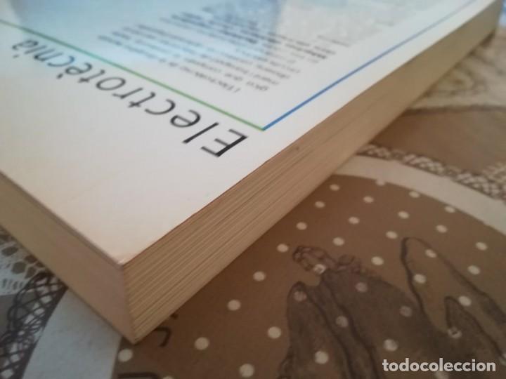 Libros de segunda mano: Electrot&egrave;cnia - Batxillerat - V.V.A.A. - en catal&agrave; - Foto 4