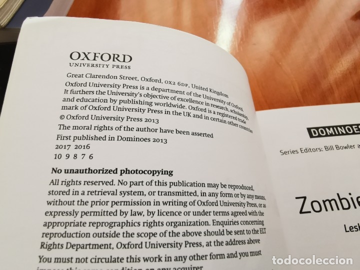 Libros de segunda mano: ZOMBIE ATTACK! LESLEY THOMPSON OXFORD 2013 SIN USAR - Foto 2