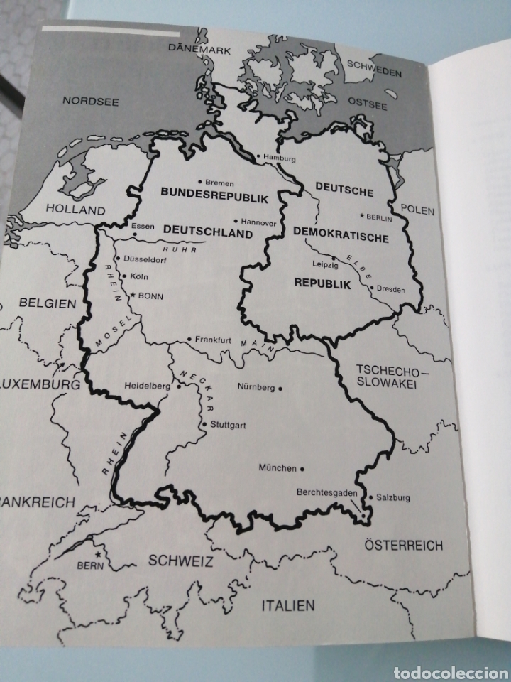 Libros de segunda mano: DEUTSCH 1. BERLITZ. 1990. LIBRO PREVIO A LA CA&Iacute;DA DEL MURO. - Foto 3