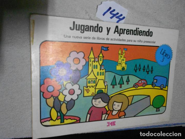 Libros de segunda mano: ANTIGUO LIBRO DE TEXTO - JUGANDO Y APRENDIENDO (PREESCOLAR) - Foto 1