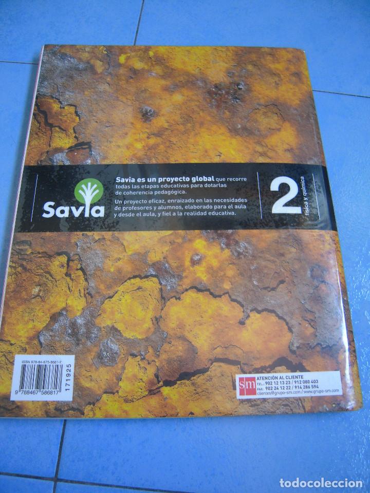 Libros de segunda mano: F&iacute;sica y Qu&iacute;mica 2&ordm; ESO Savia SM - Foto 2