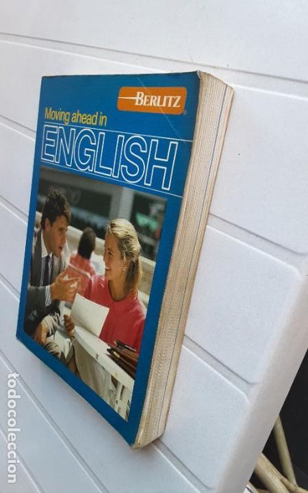Libros de segunda mano: MOVING AHEAD IN ENGLISH. STUDENTS BOOK - BERLITZ - Foto 6