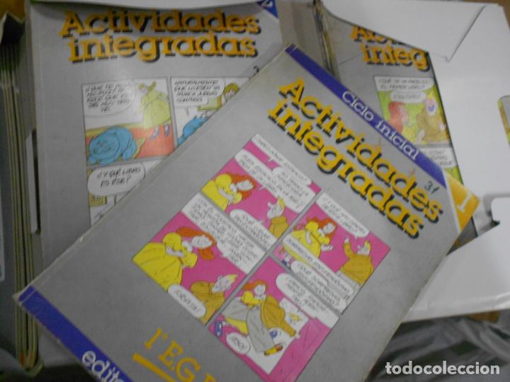 Libros de segunda mano: ANTIGUO LIBRO DE TEXTO - SET VARIOS LIBROS Y DOCUMENTOS ACTIVIDADES INTEGRADAS 1&ordm; EGB - Foto 1
