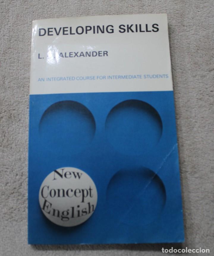 Libros de segunda mano: DEVOLOPING SKILLS L.G.ALEXANDER 1972 - Foto 1
