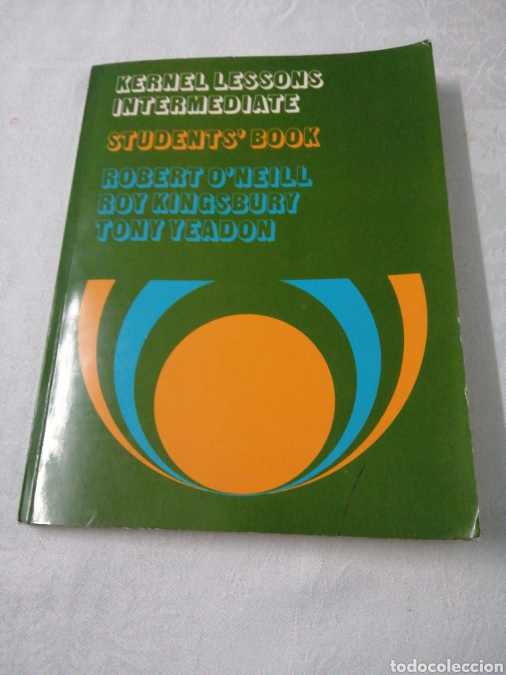 Libros de segunda mano: KERNNEL LESSONS INTERMEDIATE. STUDENTS BOOK. ROBERT ONEILL ET AL. - Foto 1