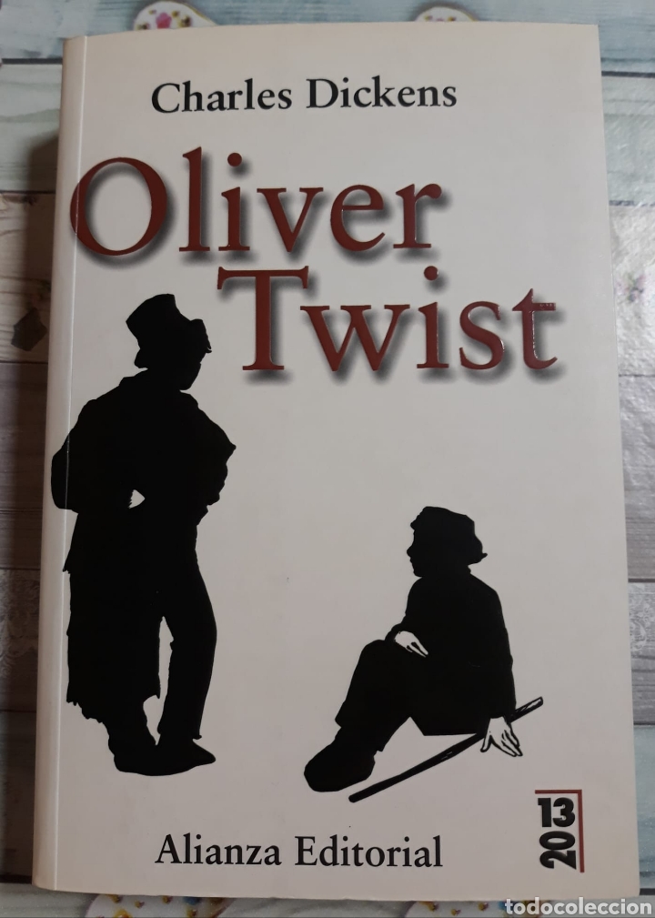 Libros de segunda mano: Libro Oliver twist Charles Dickens - Foto 1