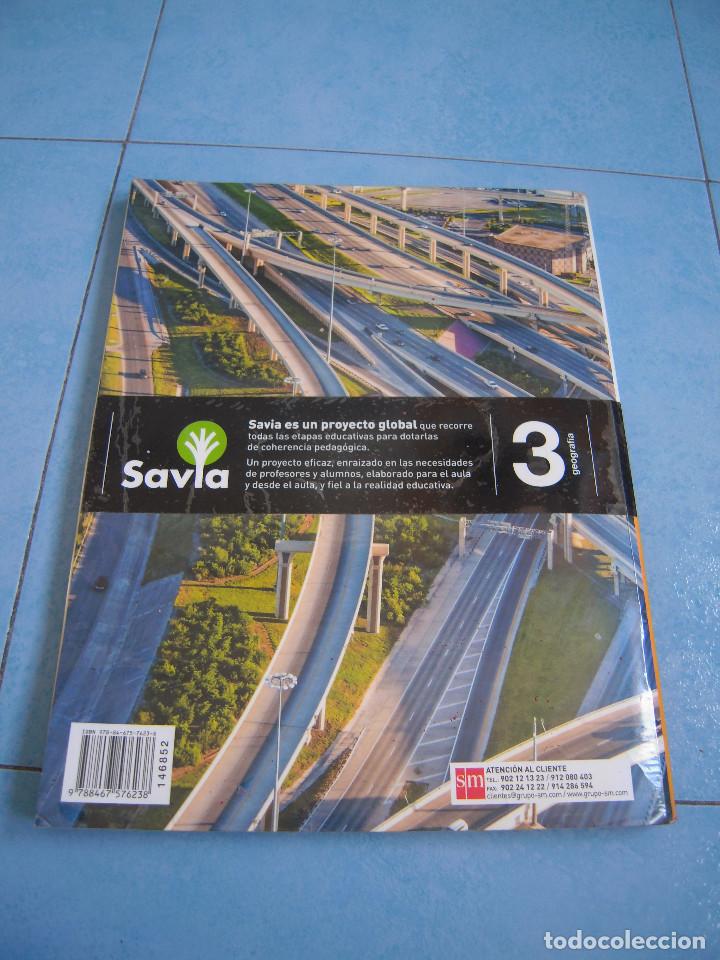 Libros de segunda mano: Geograf&iacute;a Savia SM 3&ordm; ESO - Foto 3