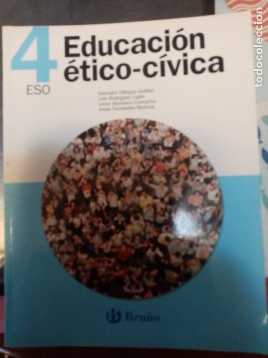 Libros de segunda mano: Libro de texto Educaci&oacute;n &eacute;tico-c&iacute;vica Ed. Bru&ntilde;o - Foto 1