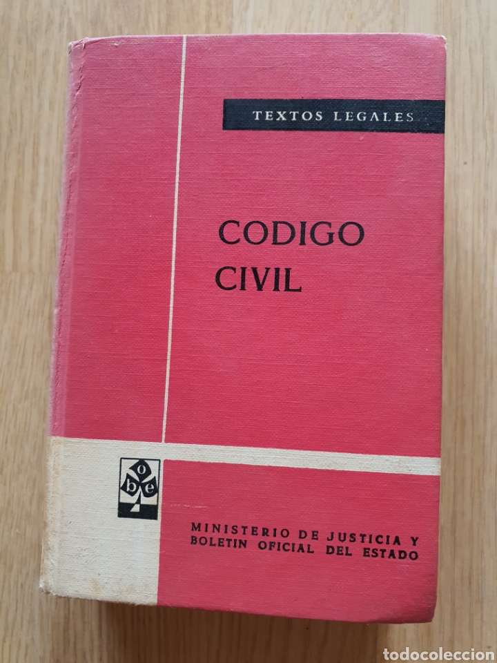 Libros de segunda mano: C&oacute;digo civil - Foto 1