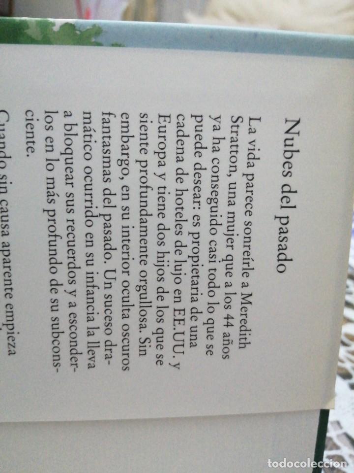 Libros de segunda mano: Libro Barbara Taylor Bradford Nubes del pasado - Foto 2