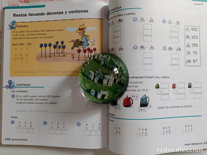 Libros de segunda mano: Matem&aacute;ticas 2&ordm; Primaria. Santillana Proyecto Un paso m&aacute;s - Foto 2
