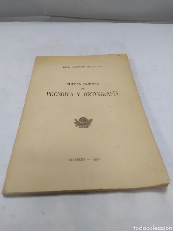 Libros de segunda mano: Nuevas normas de prosodia y ortograf&iacute;a, RAE, 1952 - Foto 1