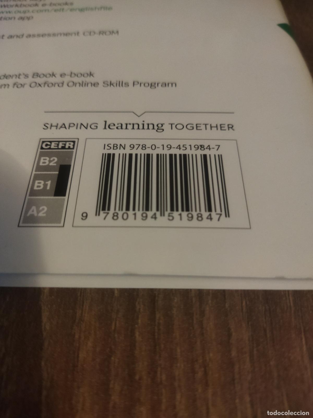 Libros de segunda mano: English file intermediate workbook with key - Foto 2