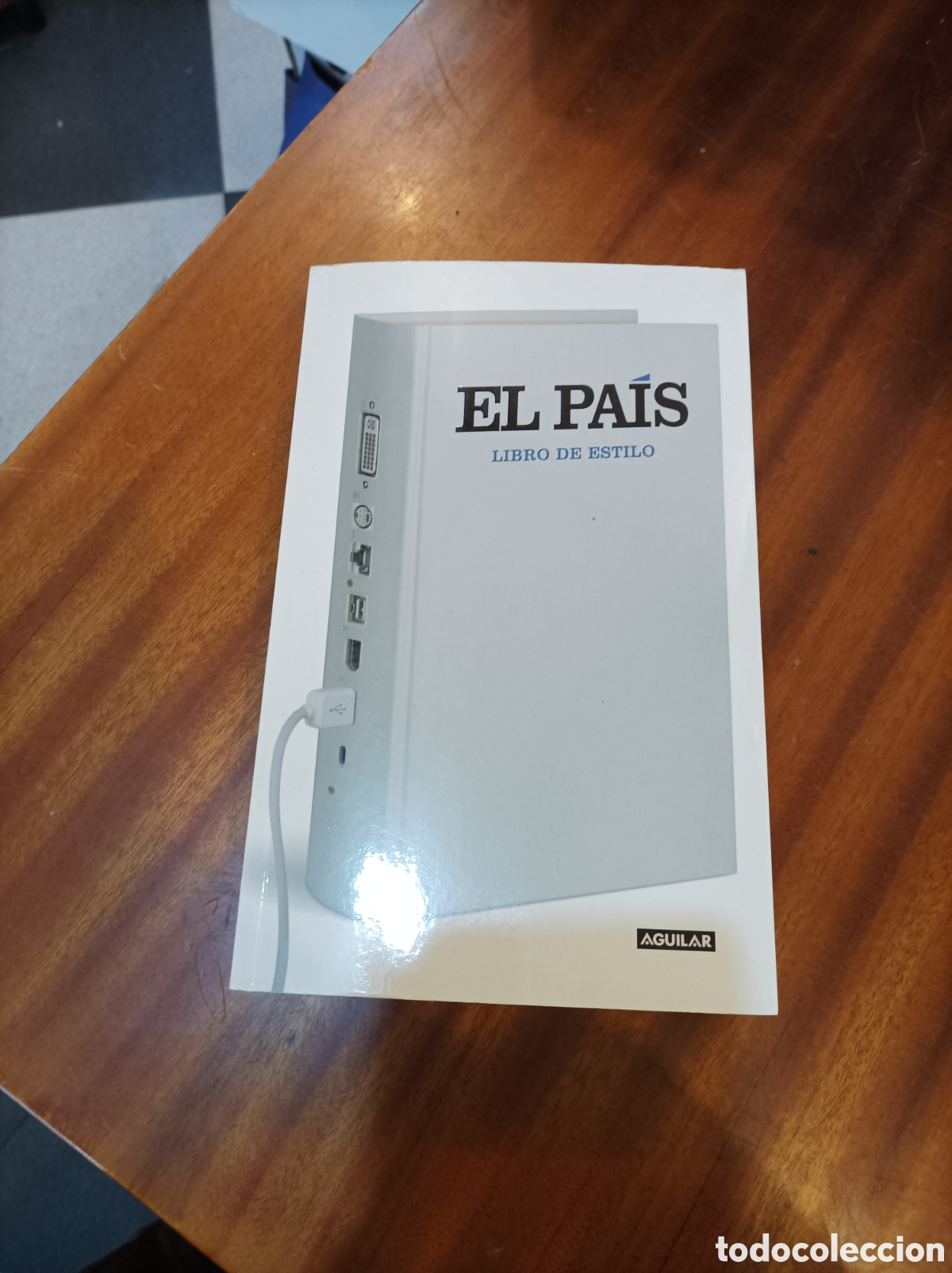 Libros de segunda mano: LIBRO DE ESTILO .EL PAIS.AGUILAR2014 - Foto 1