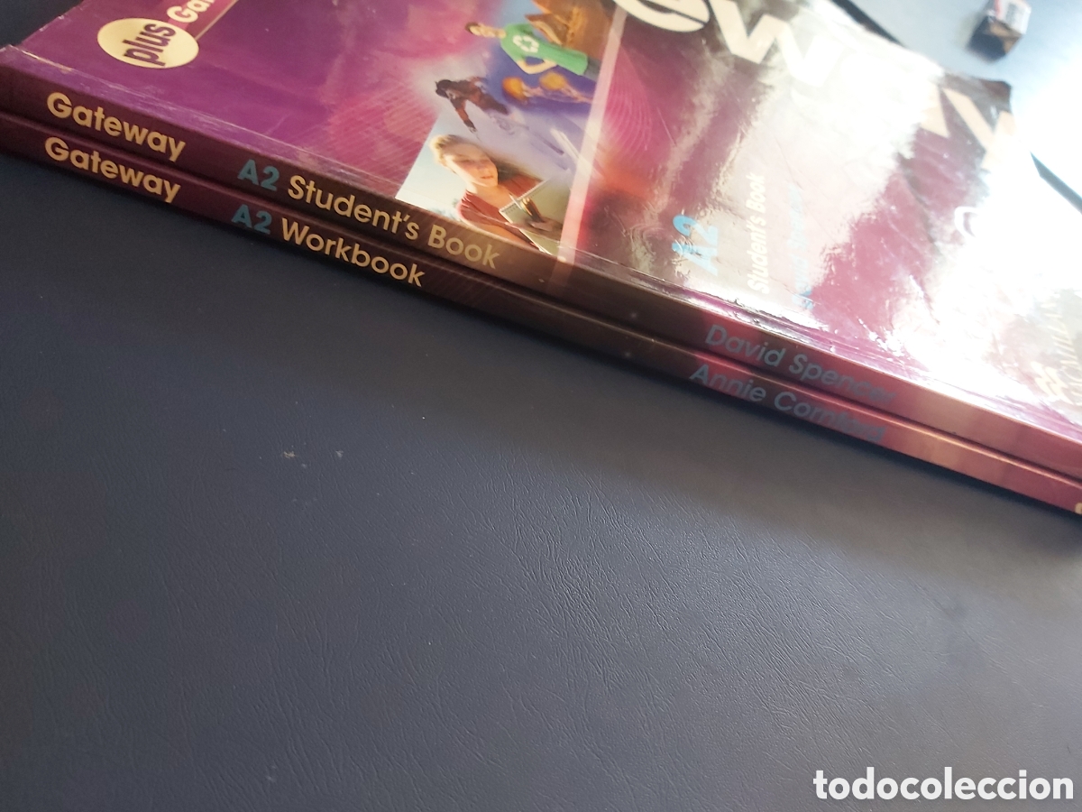 Libros de segunda mano: QUELA LIBRO. STUDENTS BOOK + WORKBOOK A2 GATEWAY MACMILLAN 2011 - Foto 2