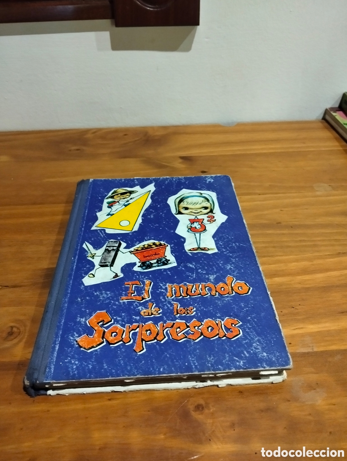 Libros de segunda mano: El mundo de las sorpresas. - Foto 1