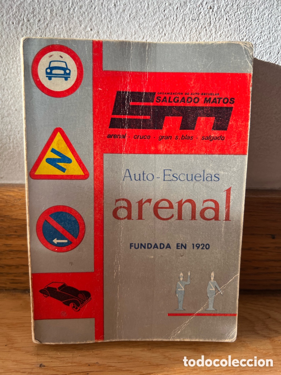 Libros de segunda mano: Auto - Escuelas arenal FUNDADA EN 1920 - Foto 1