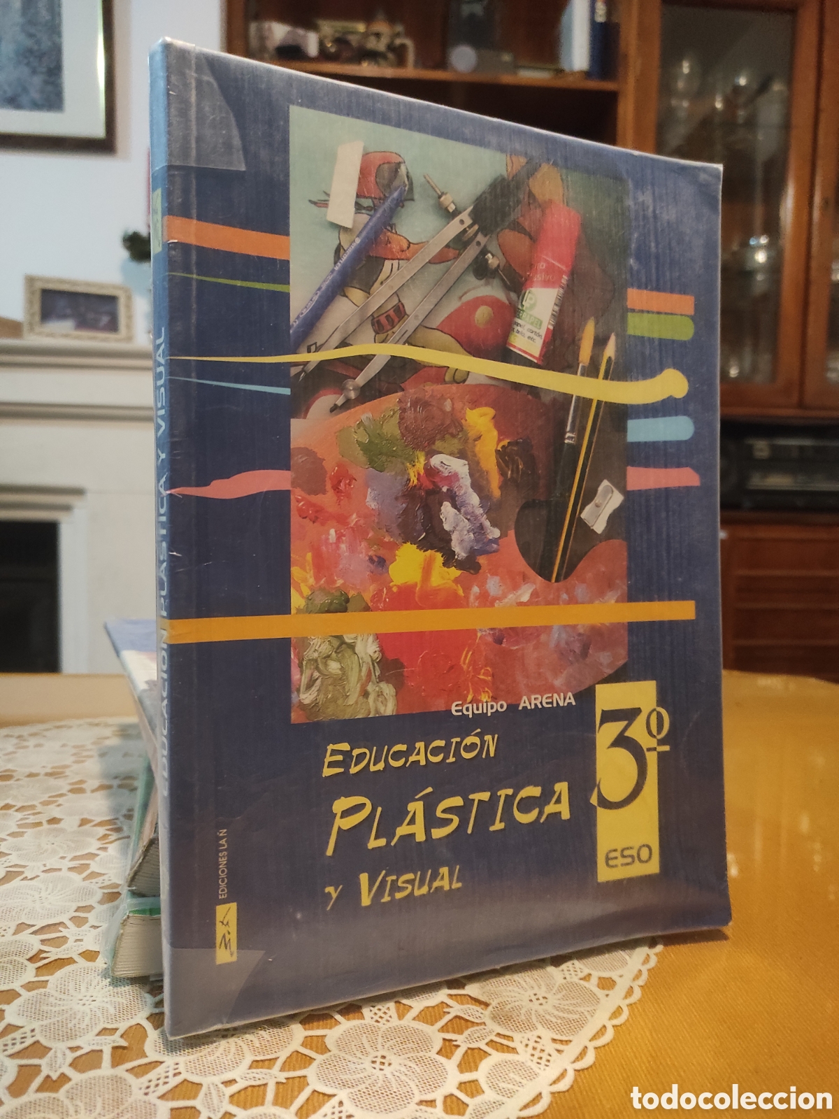 Libros de segunda mano: Libro de texto de Educaci&oacute;n Pl&aacute;stica y Visual para 3&ordm; de la ESO. Equipo ARENA - Foto 1