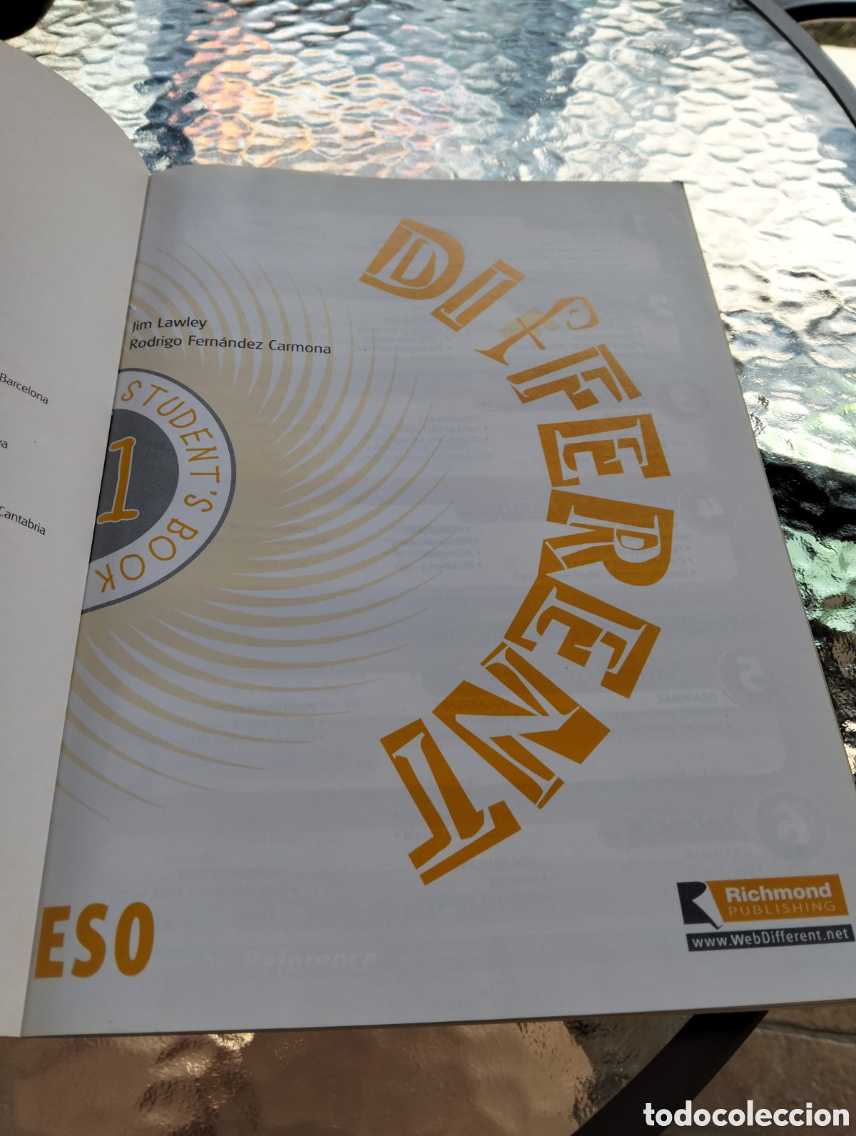 Libros de segunda mano: Difetent students book 1 Eso - Foto 2