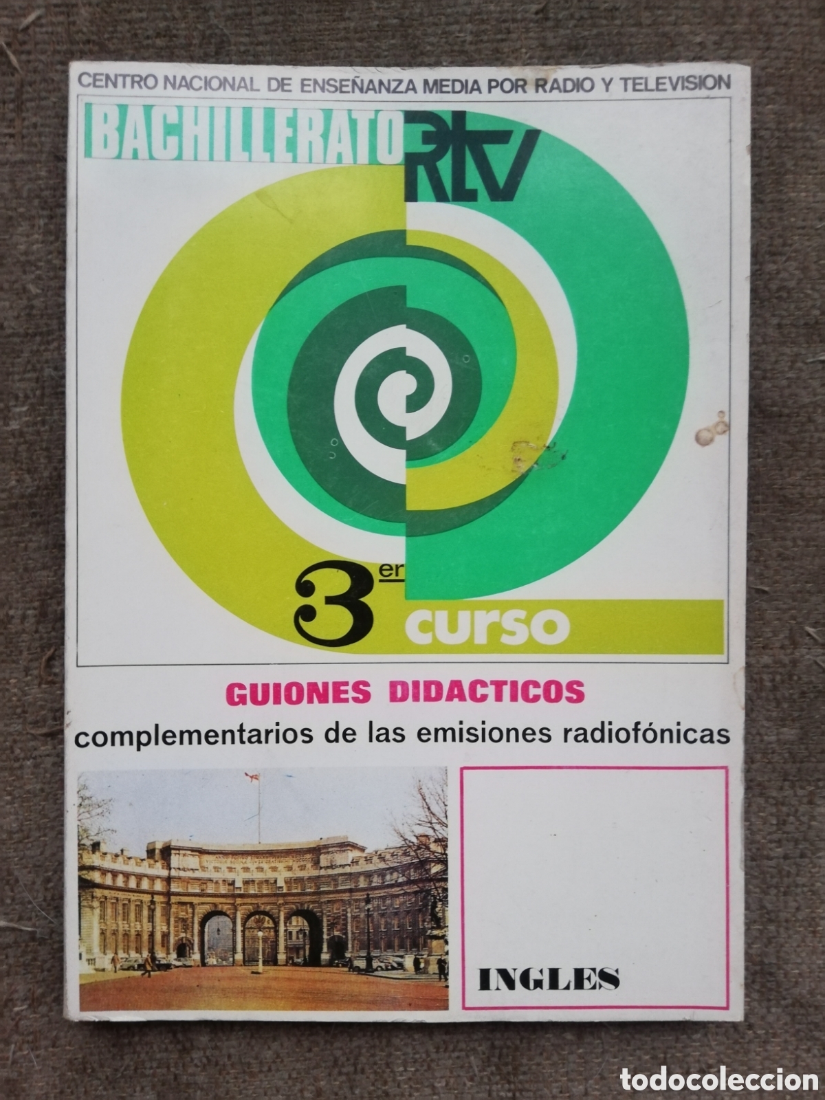 Livres d'occasion: Bachillerato RTV. 3&ordm; Curso. Guiones did&aacute;cticos complementarios de las emisiones radiof&oacute;nicas. Ingles