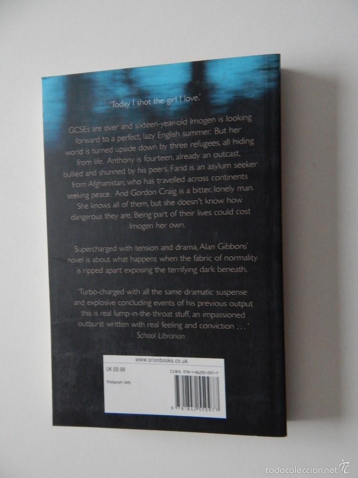 Libros: The dark Beneath - Alan Gibbons 2003 - Foto 3