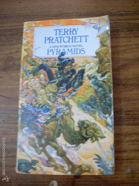 Libros: Pyramids de Terry Pratchett. - Foto 1