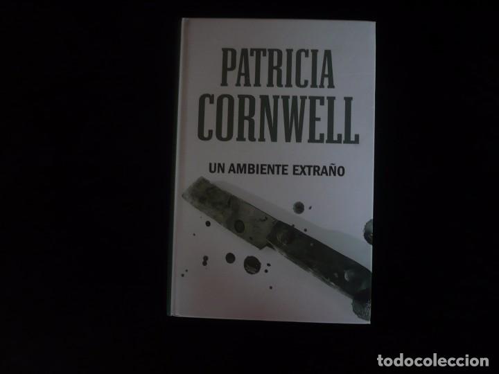 Libros: un ambiente extra&ntilde;o, patricia d. cornwell - Foto 1