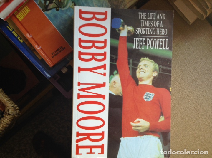 Libros: Bobby Moore. Jefe Powell - Foto 1
