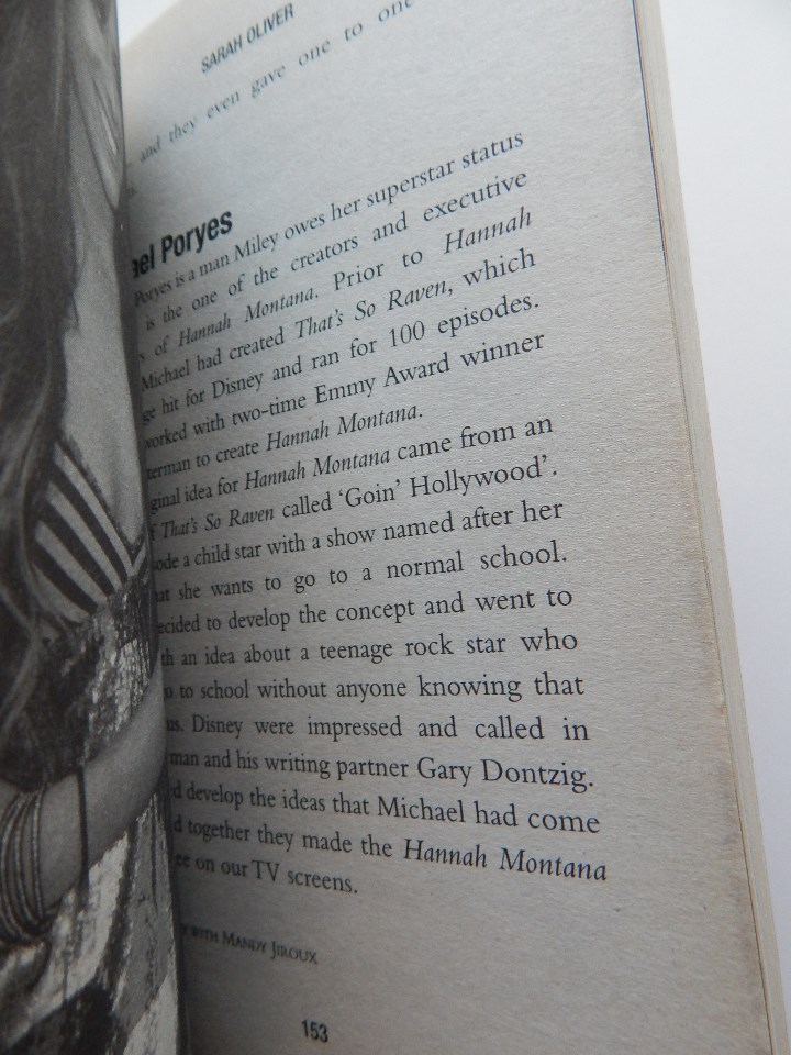 Libros: Miley Cyrus A-Z - Sarah Oliver, 2011 - Libro en ingl&eacute;s - Foto 10