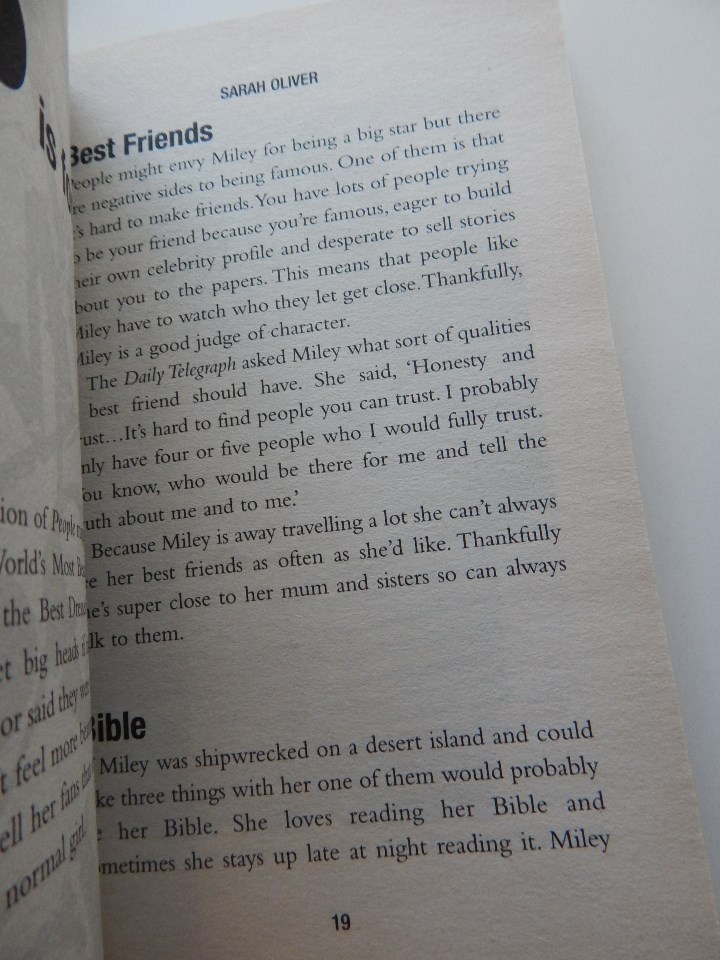Libros: Miley Cyrus A-Z - Sarah Oliver, 2011 - Libro en ingl&eacute;s - Foto 7