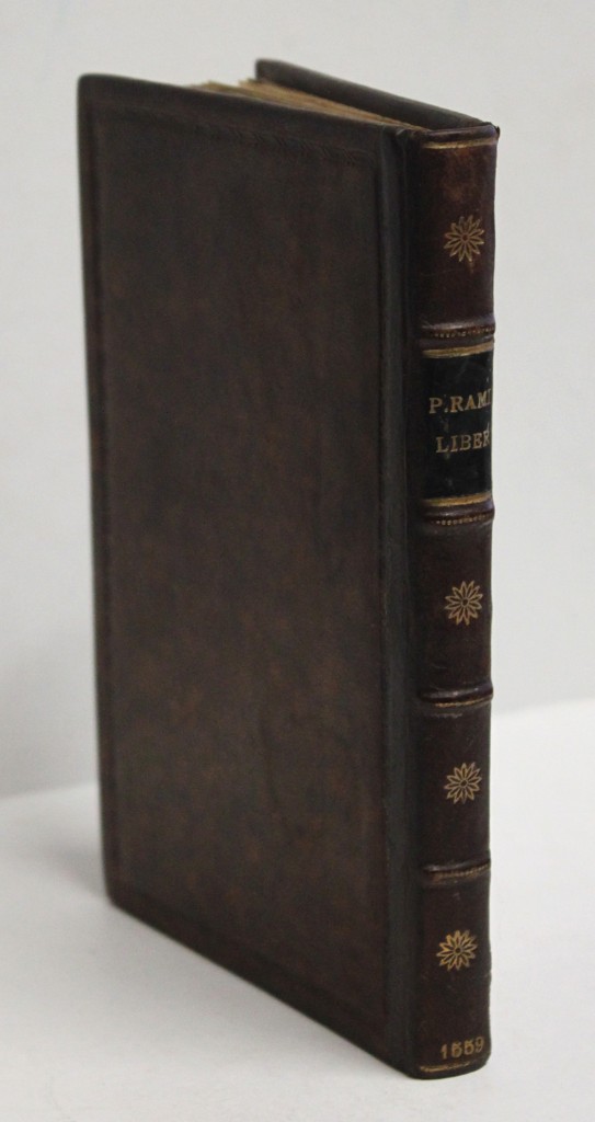 Libros: LIBER DE MORIBUS VETERUM GALLORUM. - RAM&Eacute;E, Pierre de la. PARIS, 1559. - Foto 4
